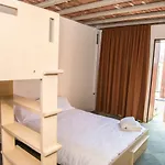 Neptune\'S Hostel