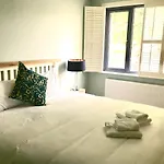 Shangri - La Spacious Family Townhouse