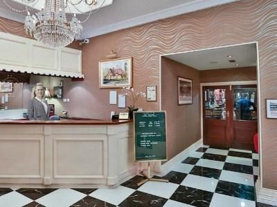 Eviston House 3*
