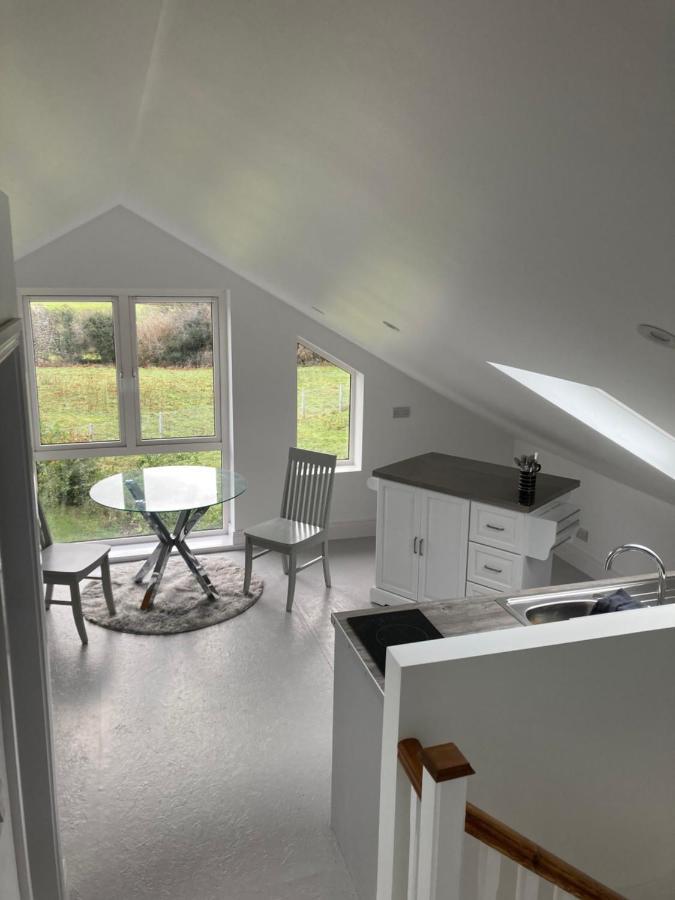Lakeview Country House & *