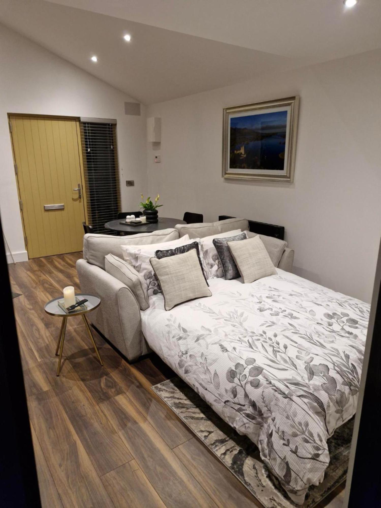 Maunie's Apartment