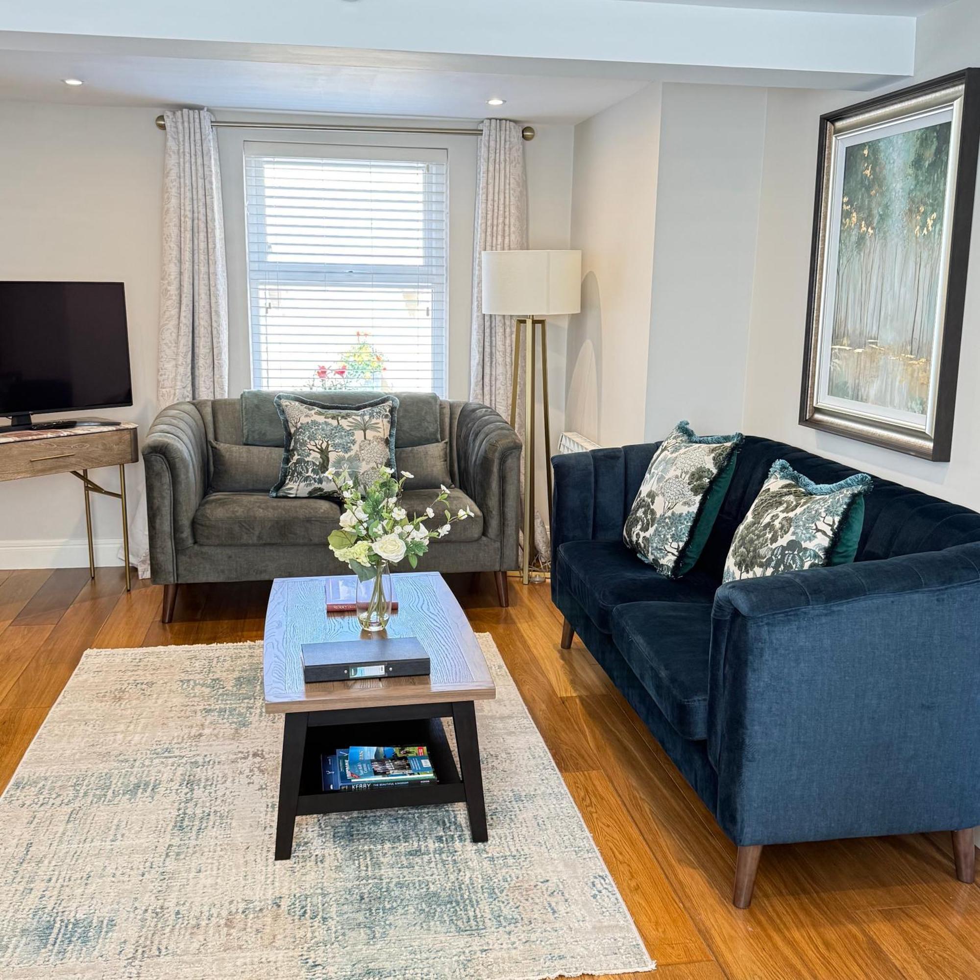 3 Fair Hill House Centrally Located With Parking And Wifi Sleeps 6 Holiday home *