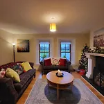 Reeks Country House