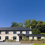 Luxury Eleven Bedroom House Sleeps 23 5-10 Mins Walk From Town Centre