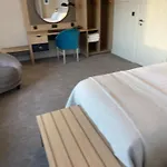 Luxurious Residence - 5 Min Walk To Centre
