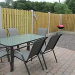 Lakeview Courtyard Cottage