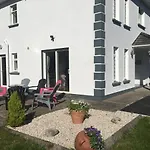 Laurel Lodge