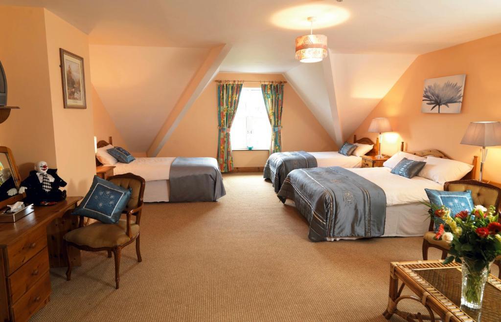 Woodlawn House 3*