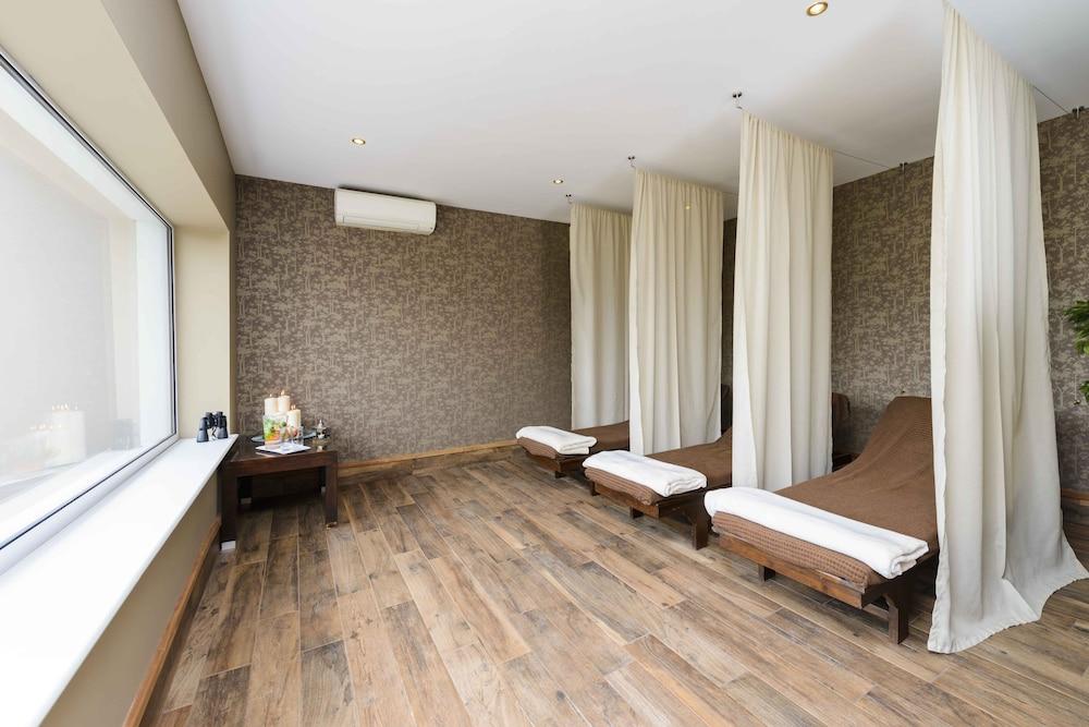 The Lake Hotel 4*