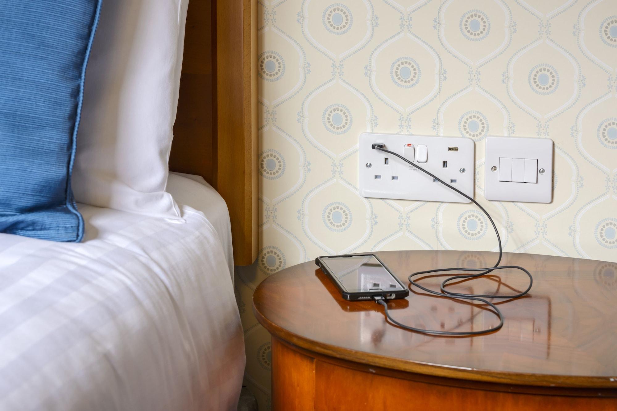 Dromhall Hotel 4*