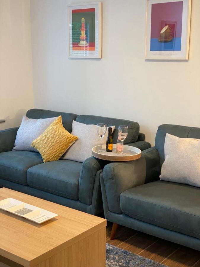 Apartment Location Location - Gorgeous 3 Bed In
