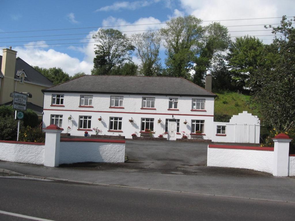 Woodlawn House 3*