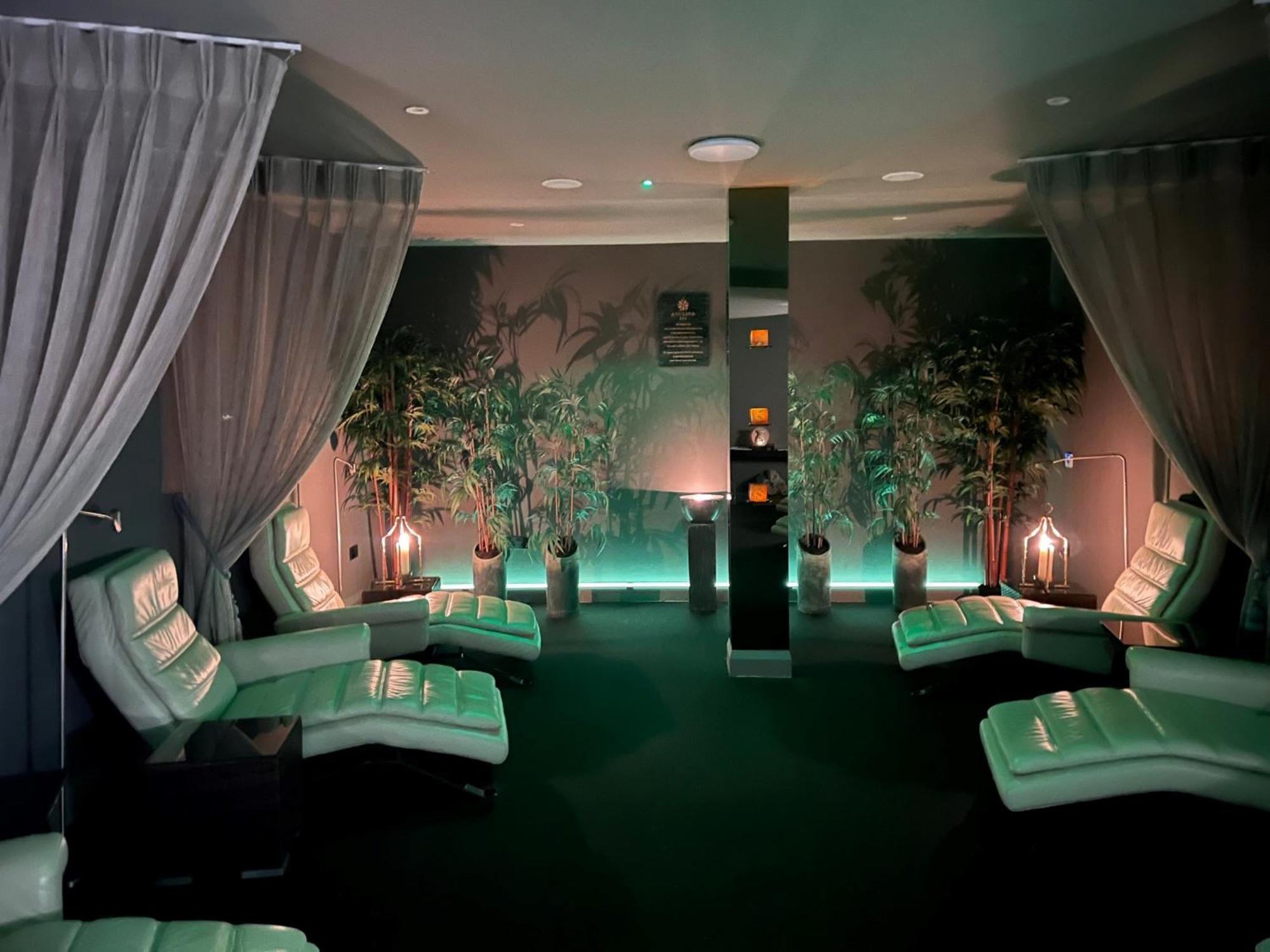 Hotel The Brehon &