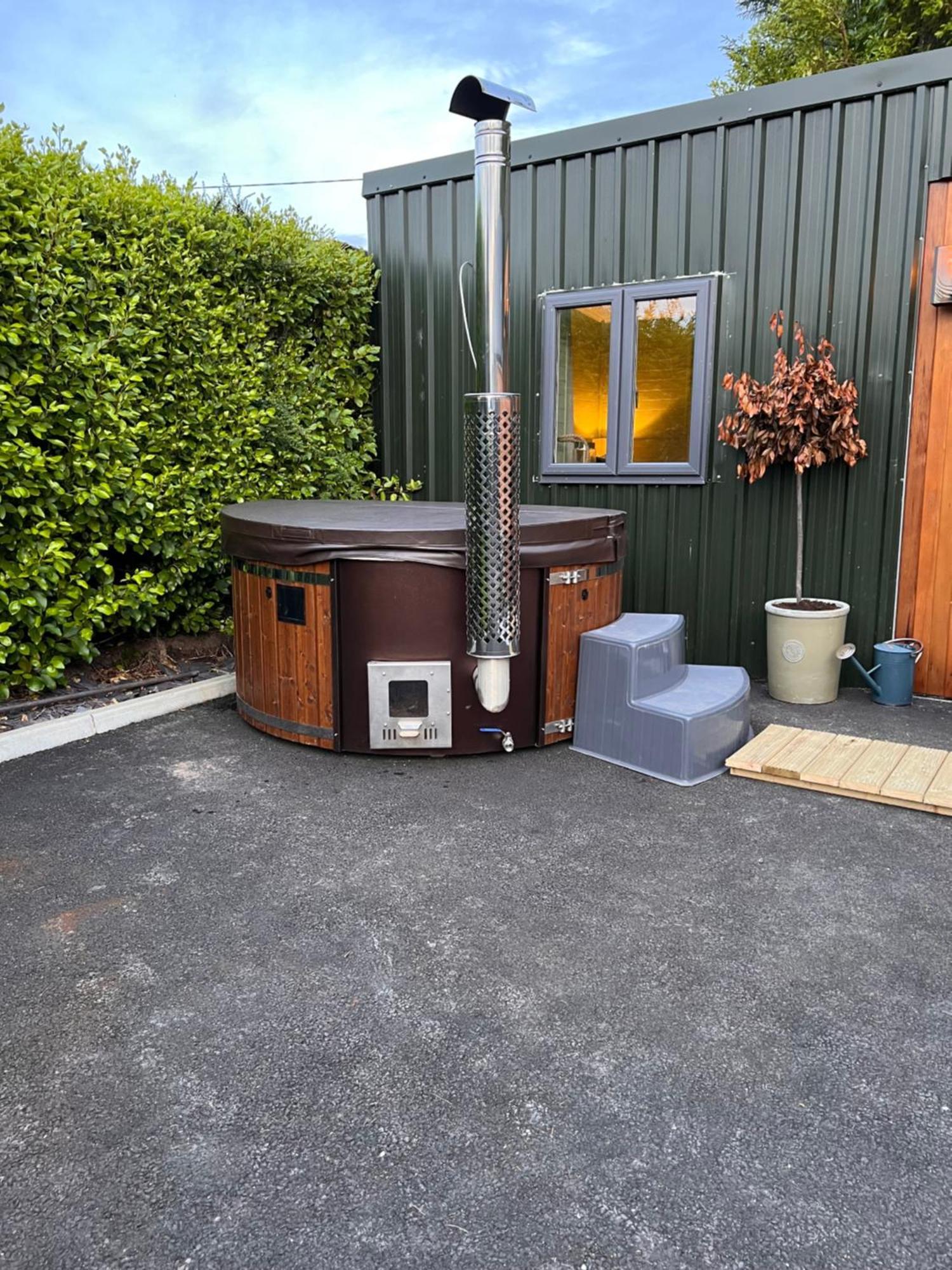 Chalet Luxurious One Bedroom Cabin With Private Hot Tub Killarney