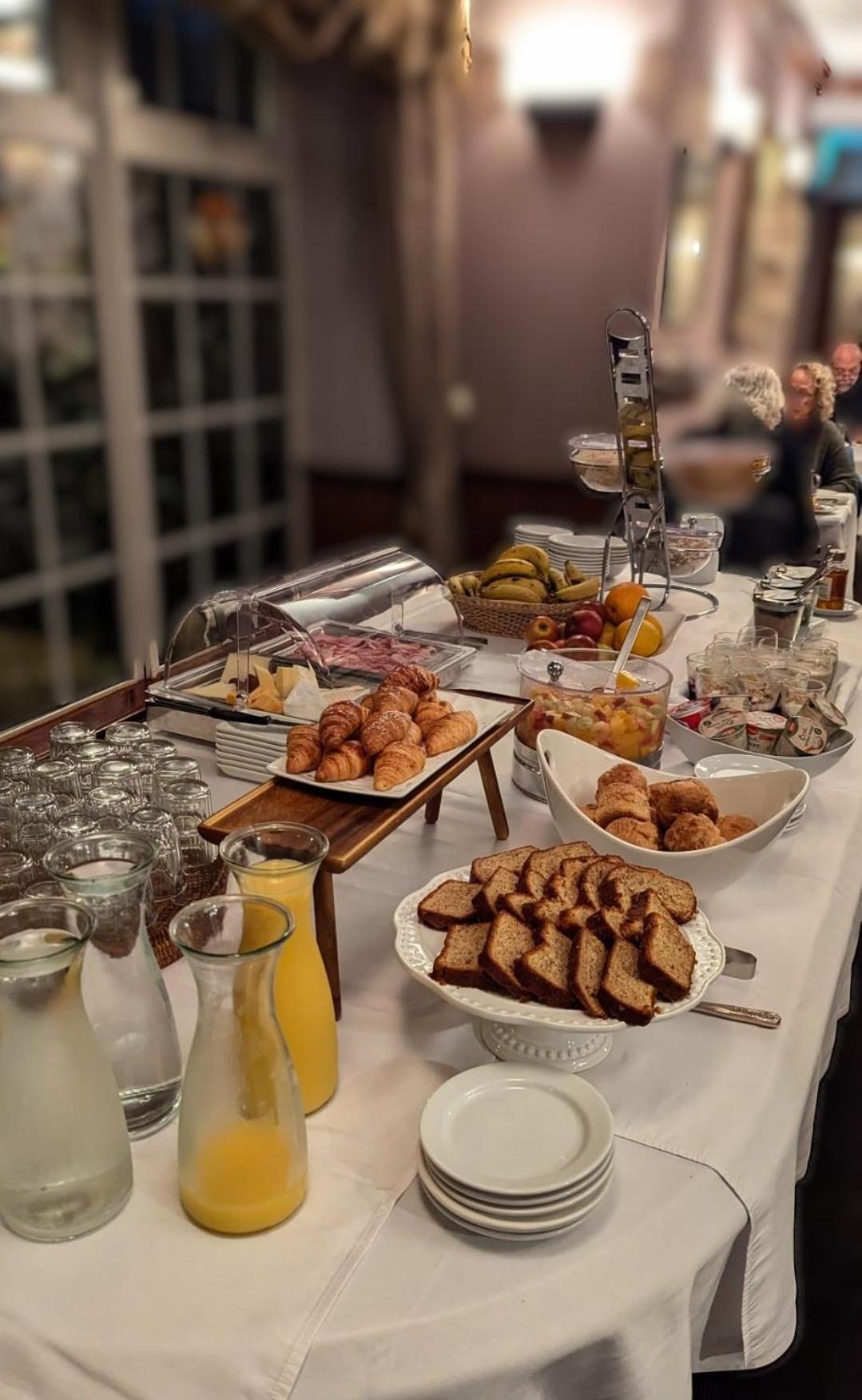 Foley's Townhouse 4*