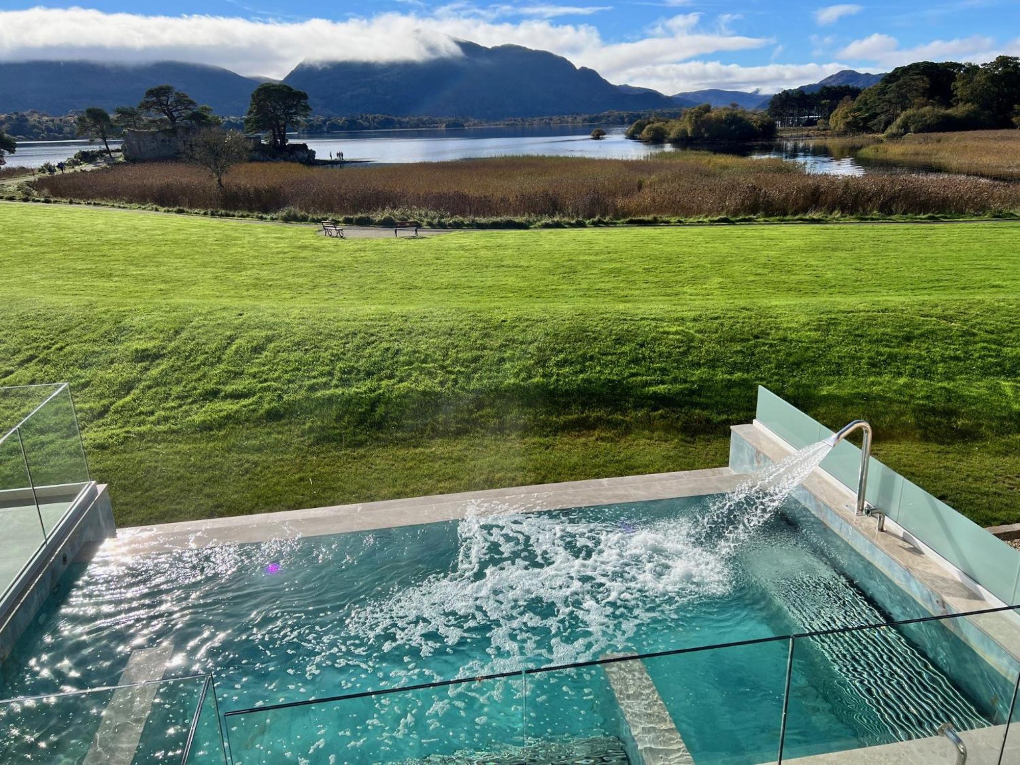 Hotel The Lake 4*