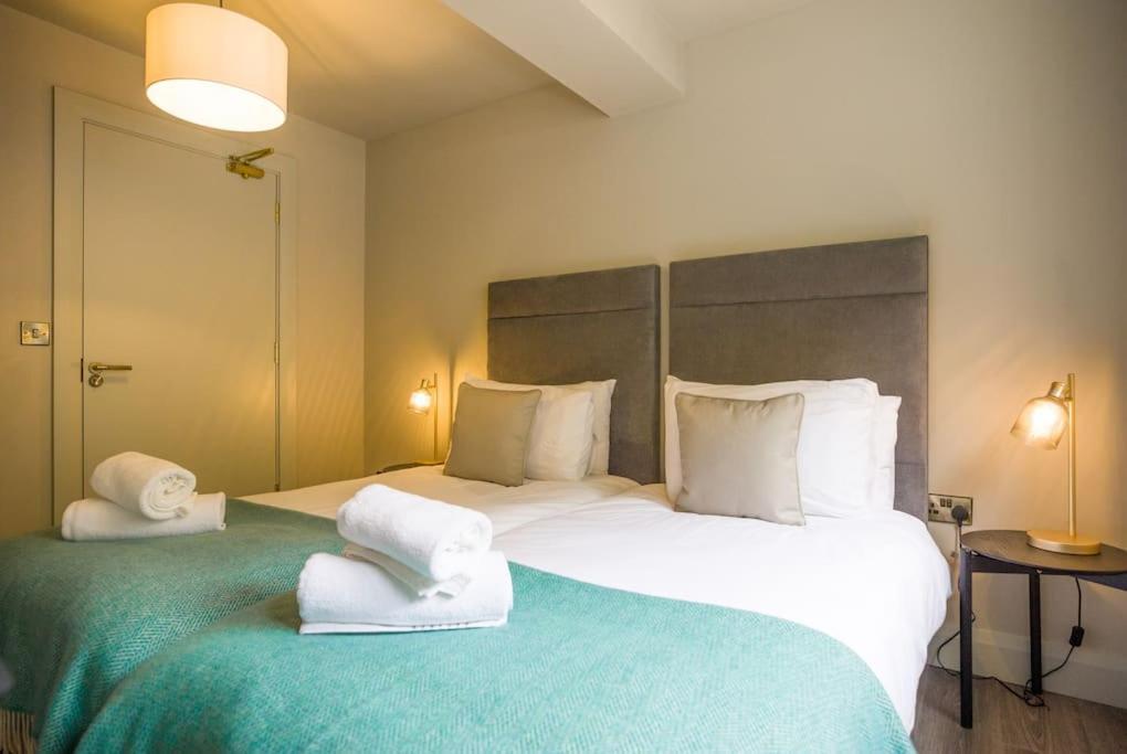 Holiday home Luxury Eleven Bedroom House Sleeps 23 5-10 Mins Walk From Town Centre Killarney