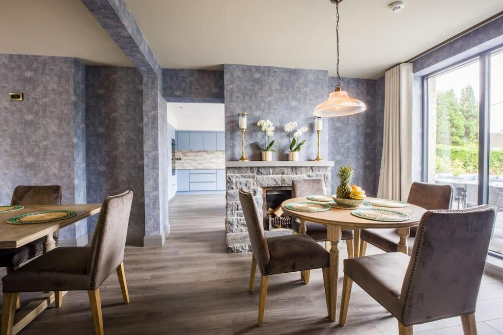 Luxury Eleven Bedroom House Sleeps 23 5-10 Mins Walk From Town Centre Holiday home Killarney