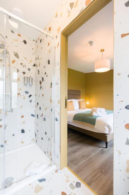 Luxury Eleven Bedroom House Sleeps 23 5-10 Mins Walk From Town Centre Holiday home Killarney