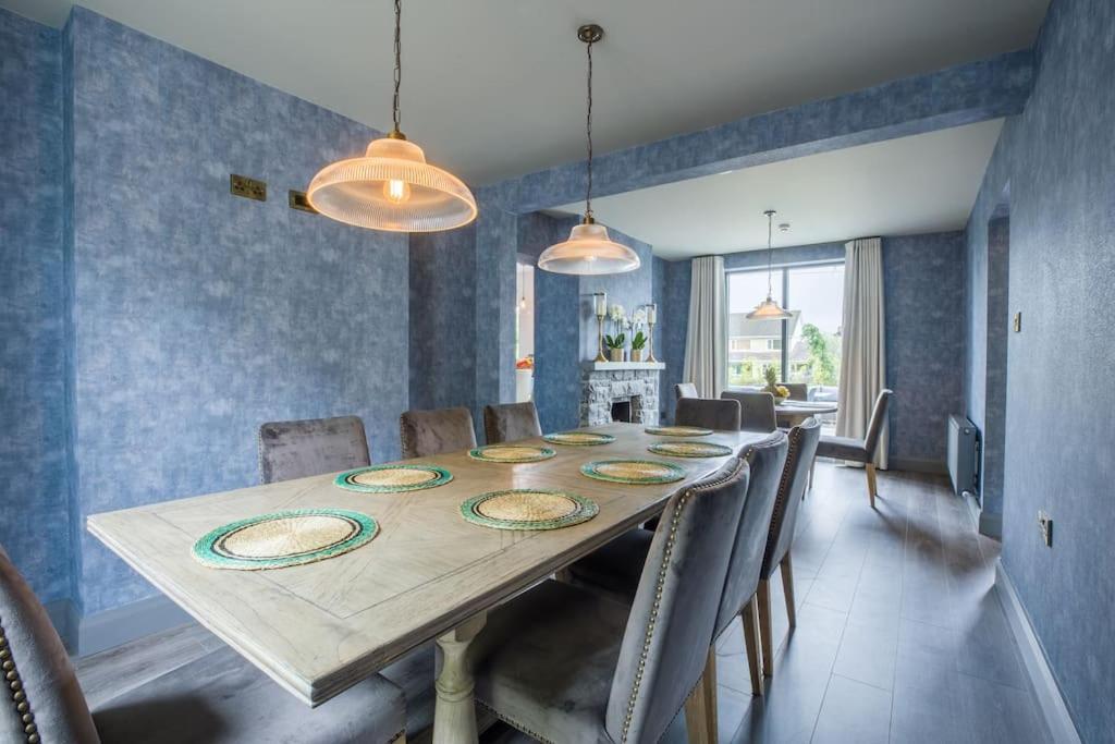 Luxury Eleven Bedroom House Sleeps 23 5-10 Mins Walk From Town Centre Killarney