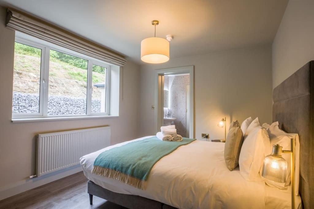 Holiday home Luxury Eleven Bedroom House Sleeps 23 5-10 Mins Walk From Town Centre