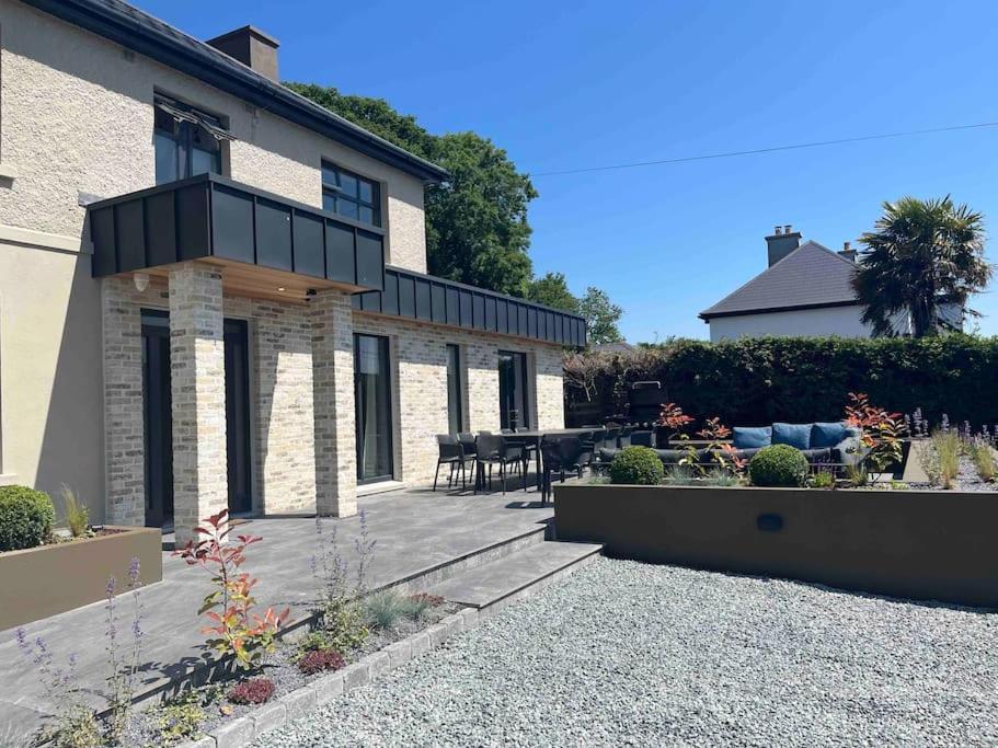 Luxury Eleven Bedroom House Sleeps 23 5-10 Mins Walk From Town Centre Holiday home *