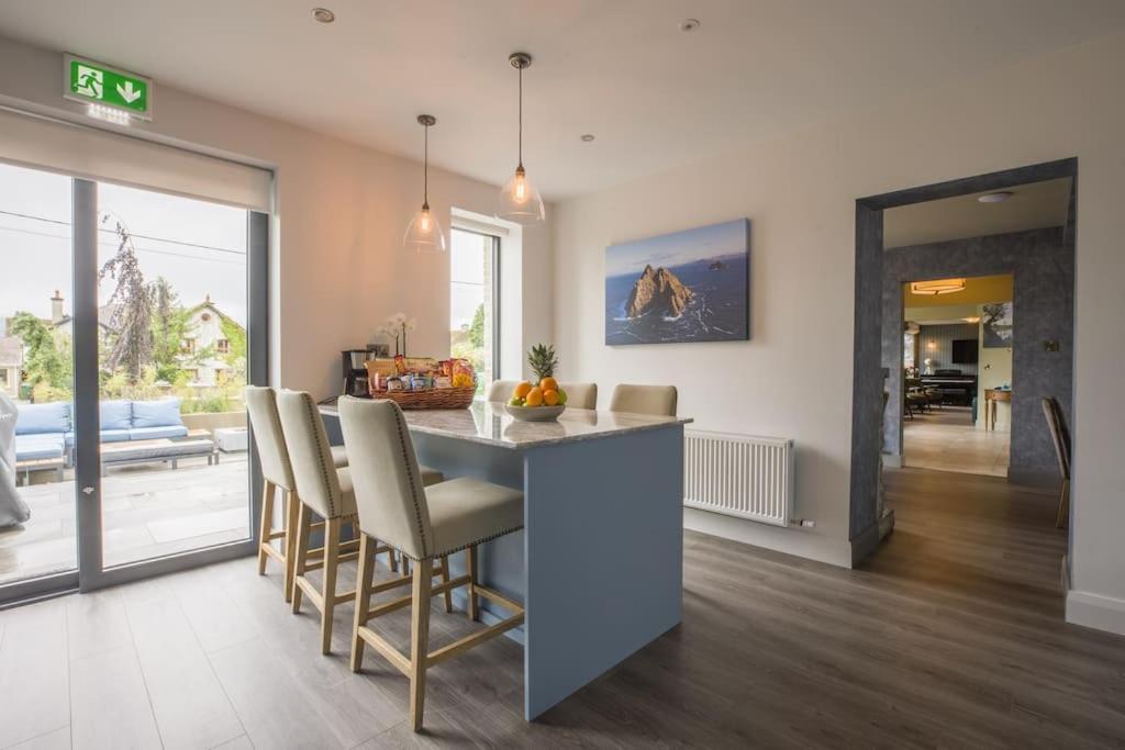Holiday home Luxury Eleven Bedroom House Sleeps 23 5-10 Mins Walk From Town Centre Killarney
