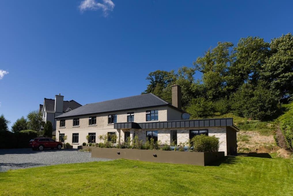 Luxury Eleven Bedroom House Sleeps 23 5-10 Mins Walk From Town Centre * Killarney