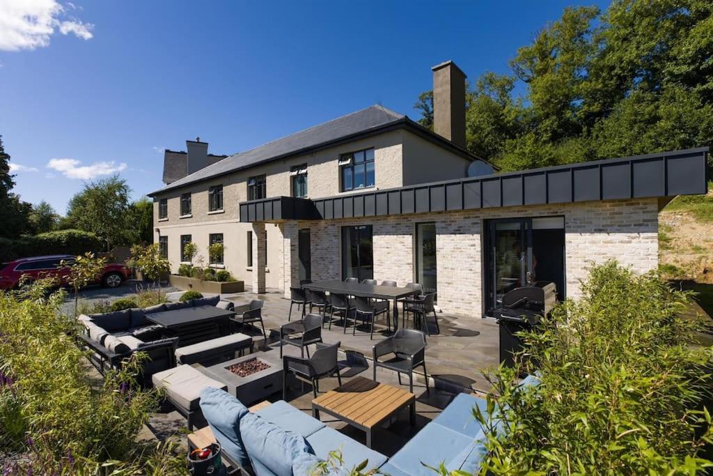 Holiday home Luxury Eleven Bedroom House Sleeps 23 5-10 Mins Walk From Town Centre