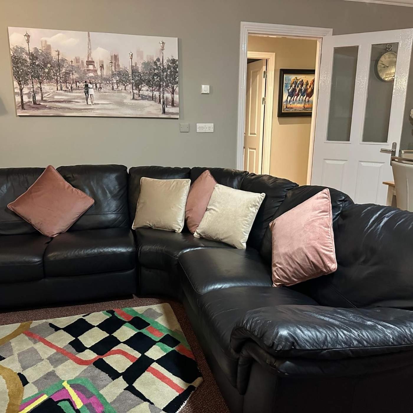 Apartment Spacious 2 Bedroom In *