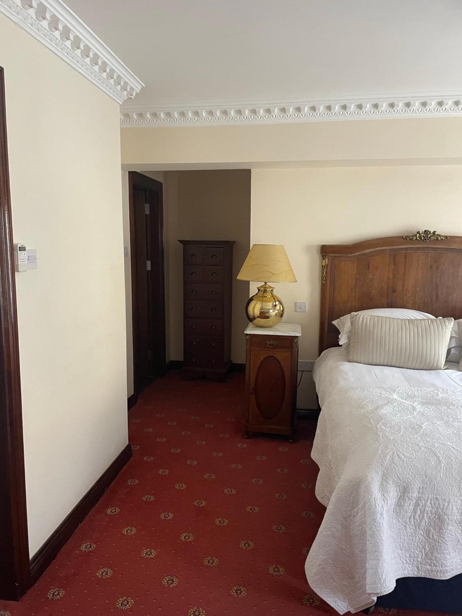 Foley's Townhouse 4*