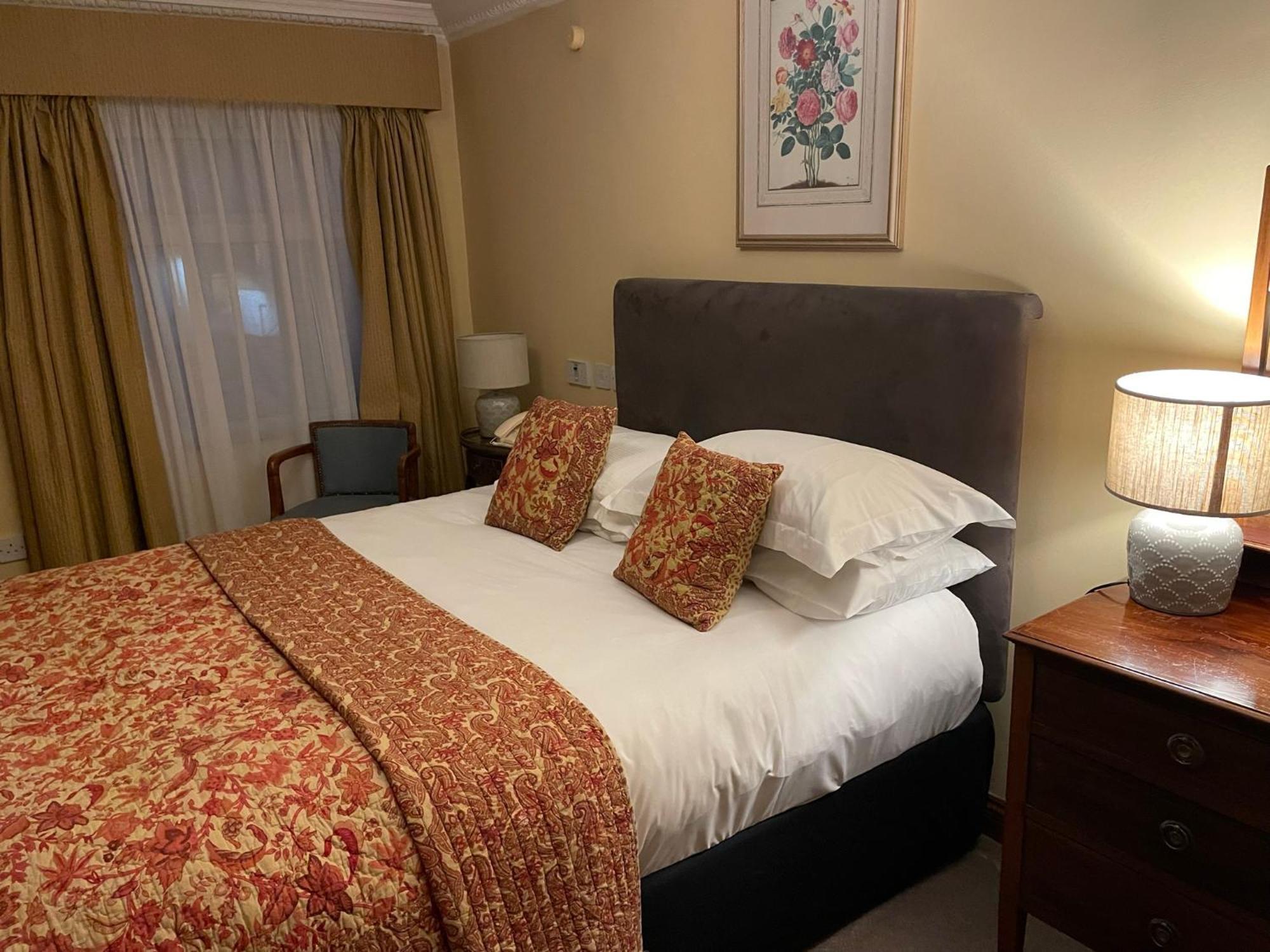 Guest house Foley's Townhouse 4*