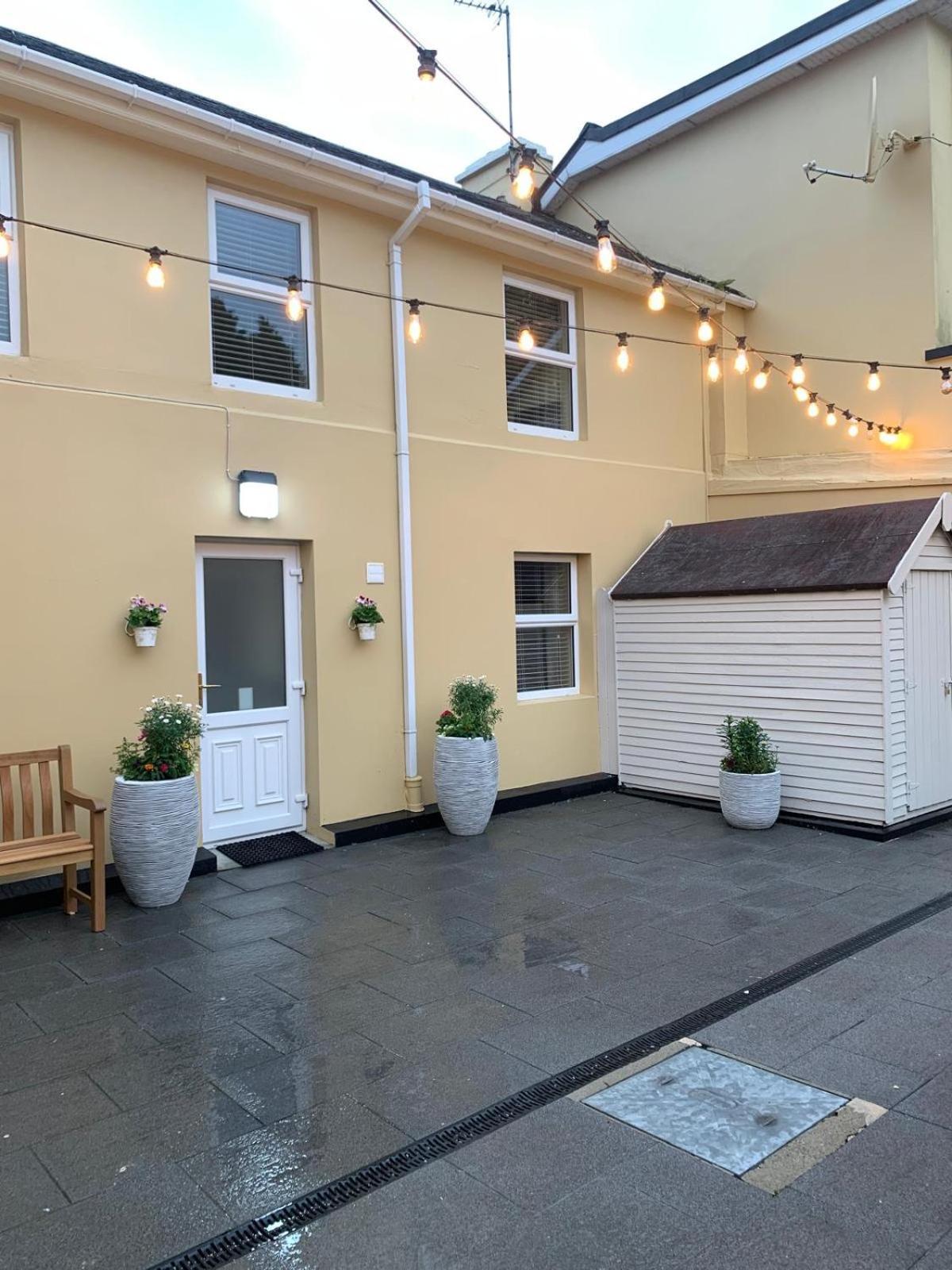 3 Fair Hill House Centrally Located With Parking And Wifi Sleeps 6