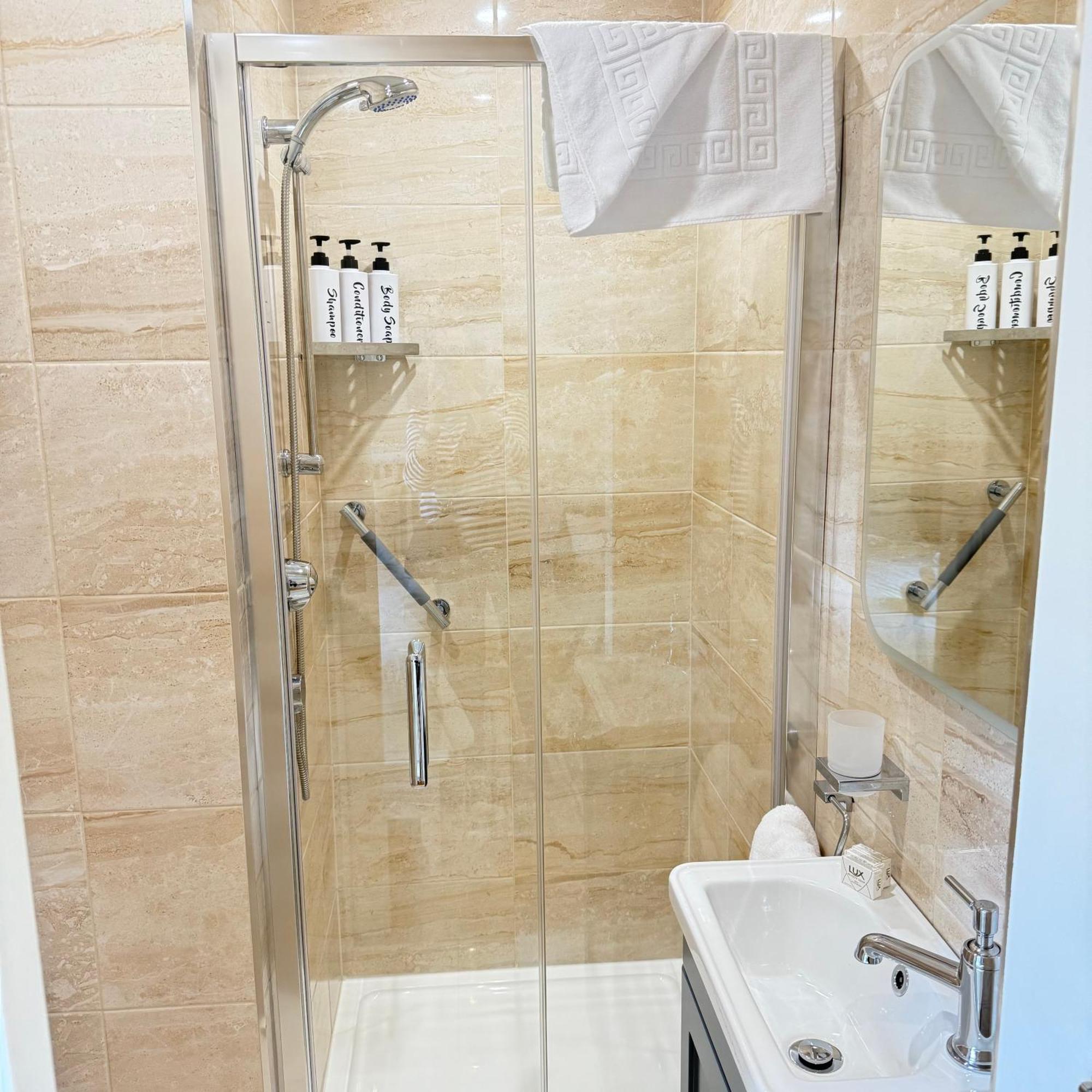 3 Fair Hill House Centrally Located With Parking And Wifi Sleeps 6 Killarney