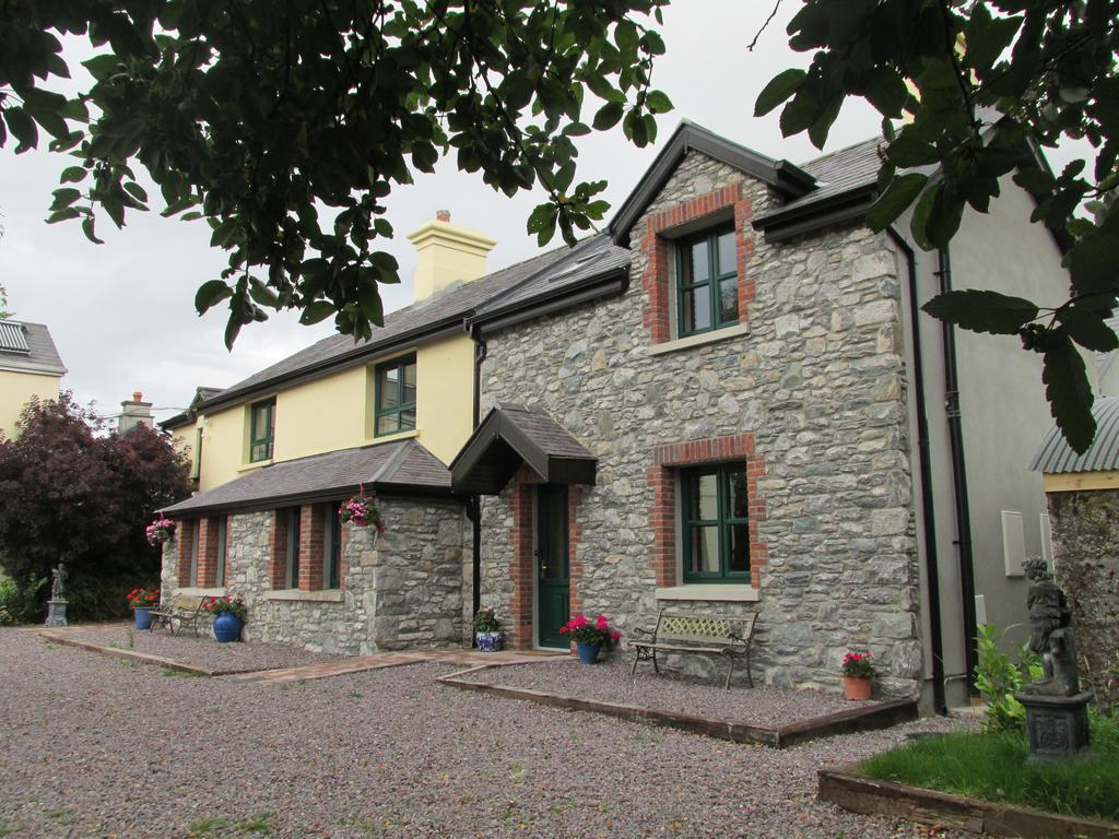 Lakeview Courtyard Holiday home