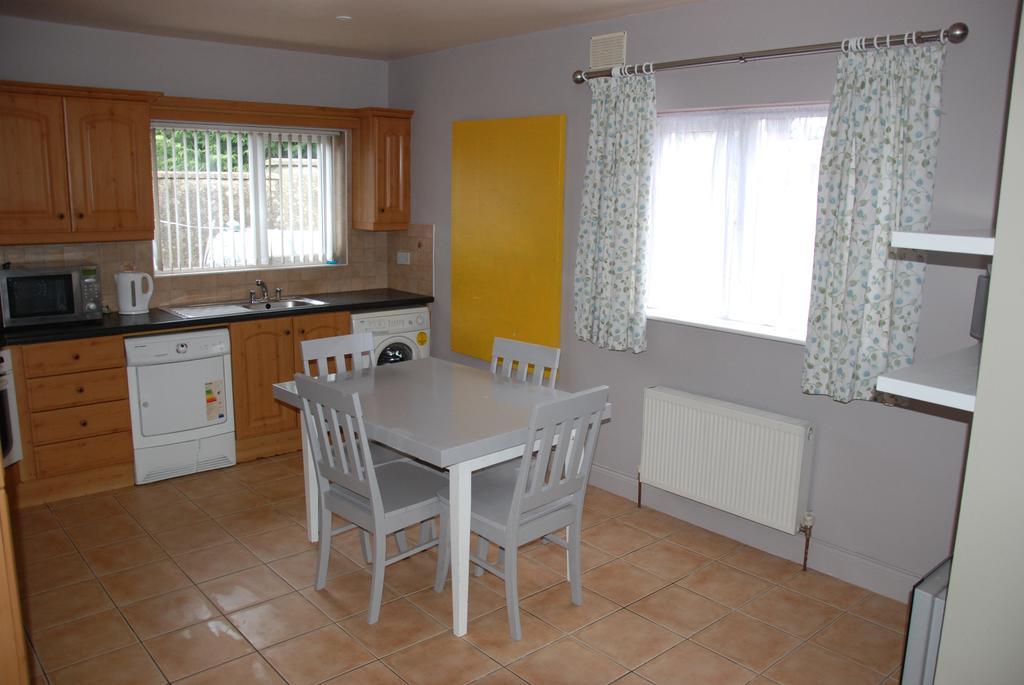Irish Cottage Guest Accommodation Bed & Breakfast Killarney