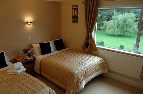 The Gardens 3*