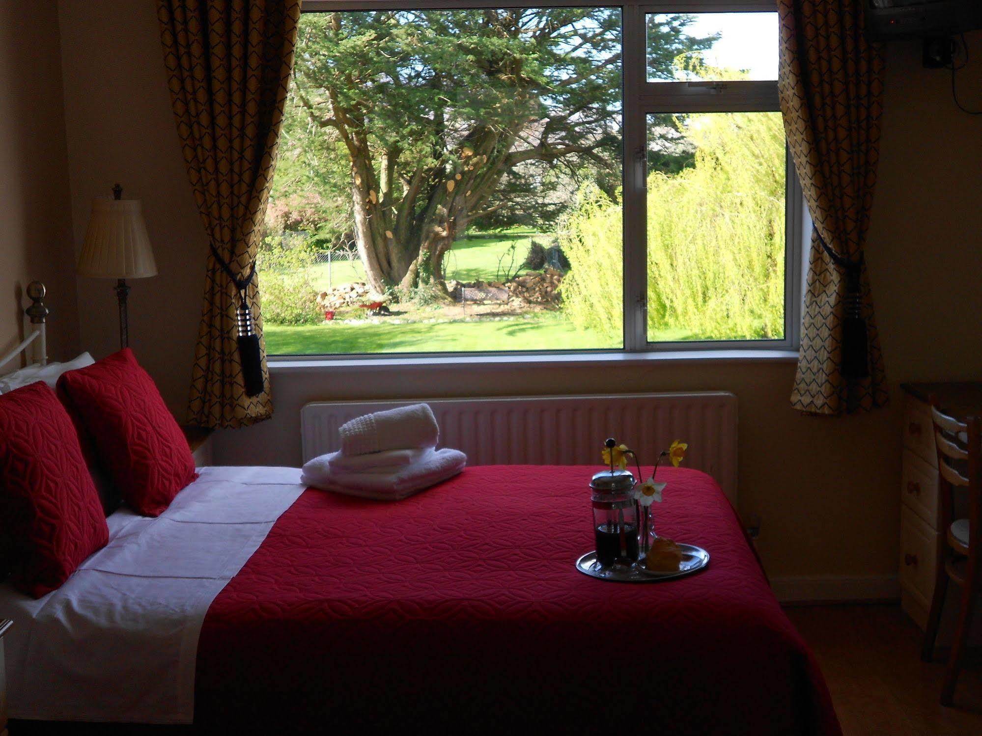 The Gardens 3*
