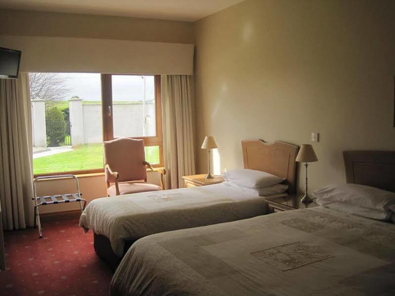 Hotel Court