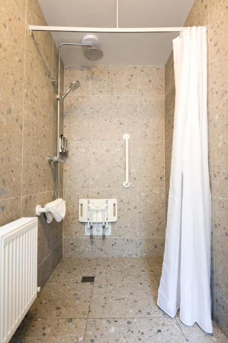 Luxury Eleven Bedroom House Sleeps 23 5-10 Mins Walk From Town Centre Holiday home Killarney