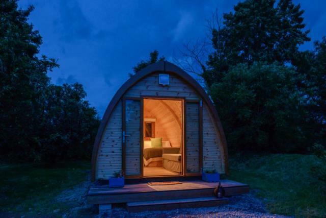 Luxury tent Farmyard Lane Glamping *